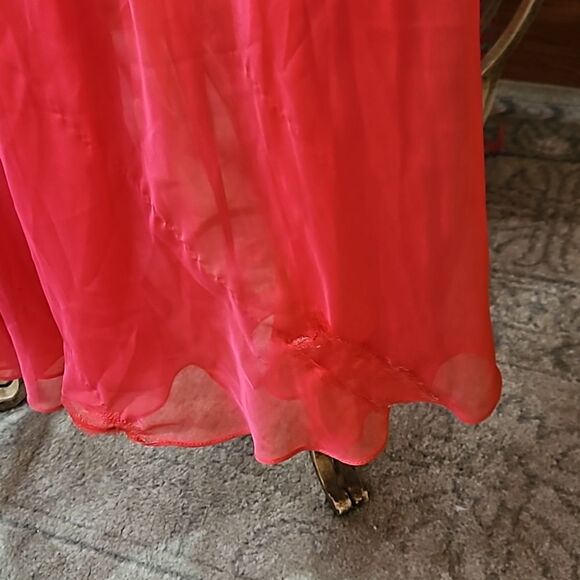 NWT La Femme Coral & Silver sequined chiffon gown size 4 (with flaw) - Picture 16 of 16
